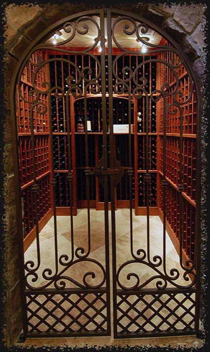 A view through the gate into the inner room.